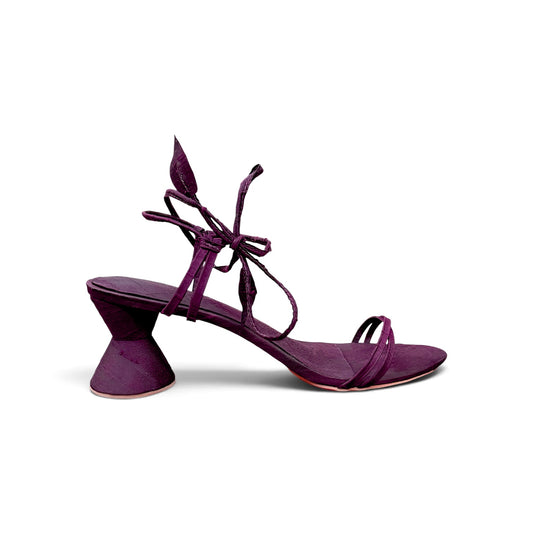 Sandália Rio Revestida Com Seda Cor Violeta Salto Bloco Ampulheta Altura 5,5 cm (Cópia)
