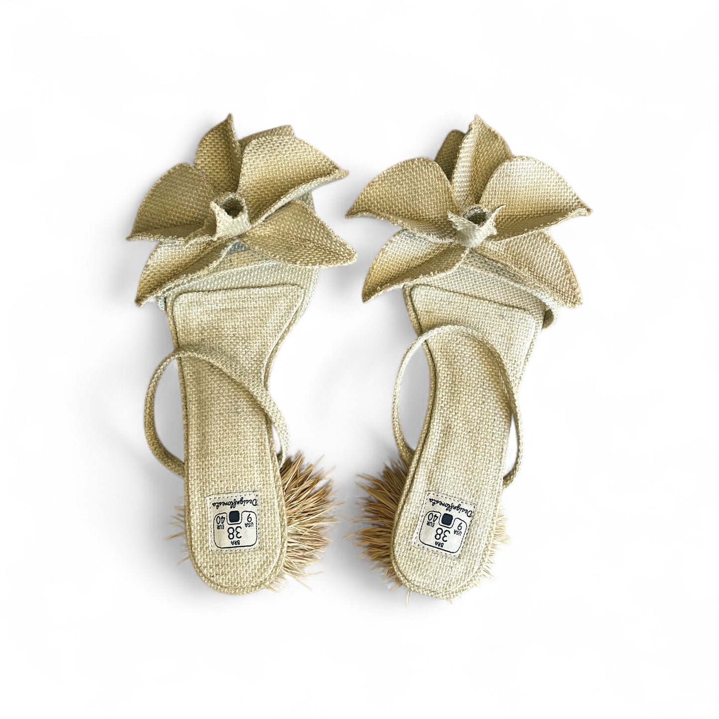 Sandália Orquídea Gigante Cor Areia Salto Revestido Com Piaçava Altura 3cm n.38 e n.39