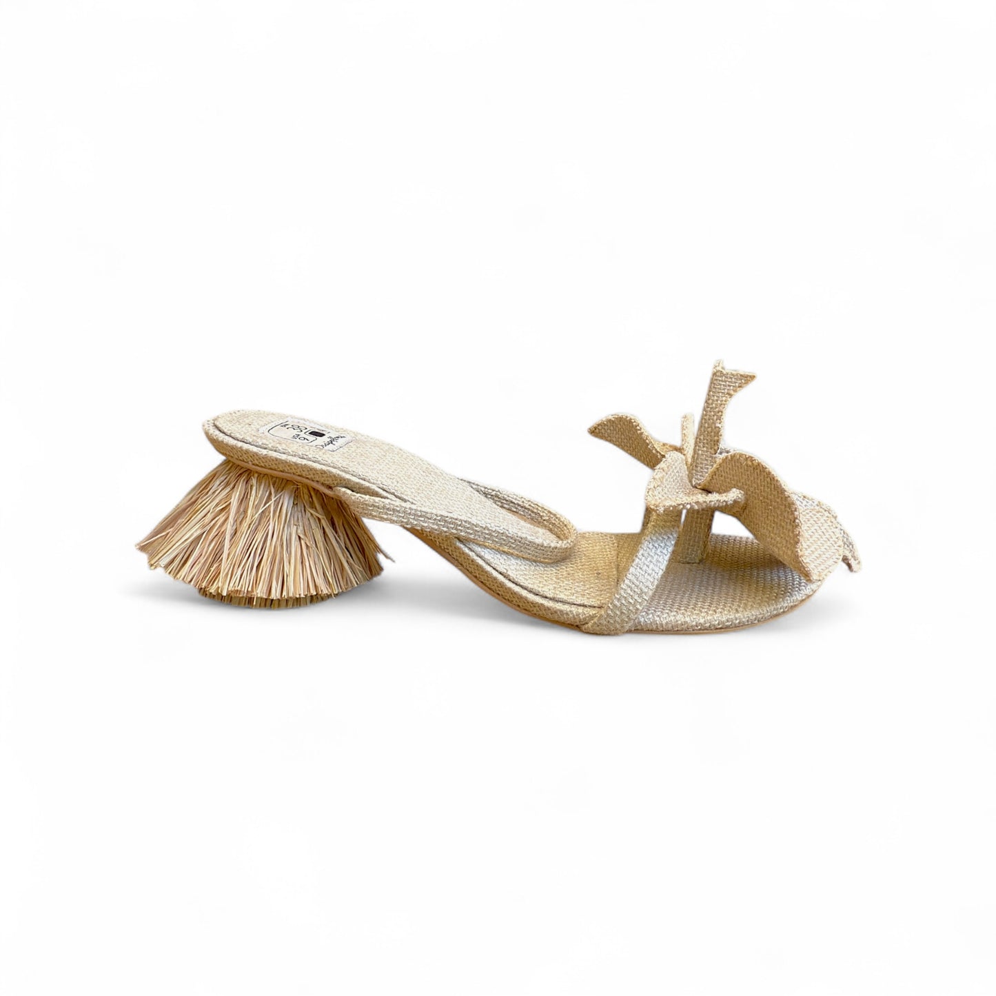 Sandália Orquídea Gigante Cor Areia Salto Revestido Com Piaçava Altura 3cm n.38 e n.39