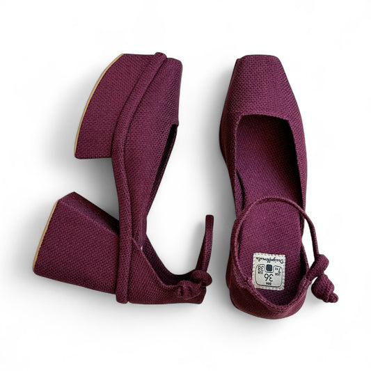 Sapato Kyoto Pata Cor Beterraba Salto Bloco 9cm Meia Pata 3cm N.36